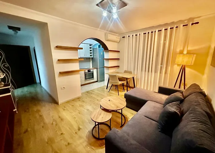 Cozy Center House * Тирана